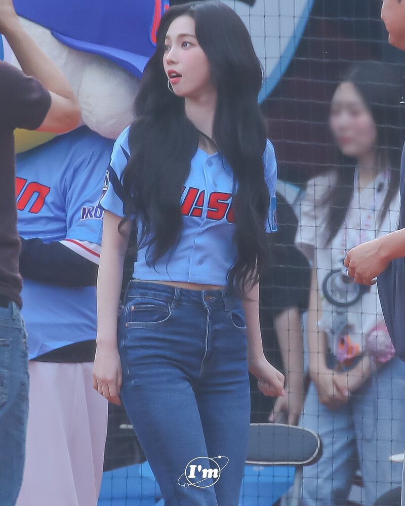 240609 - KARINA First Pitch for Lotte Giants at Sajik Stadium in Busan documents 10