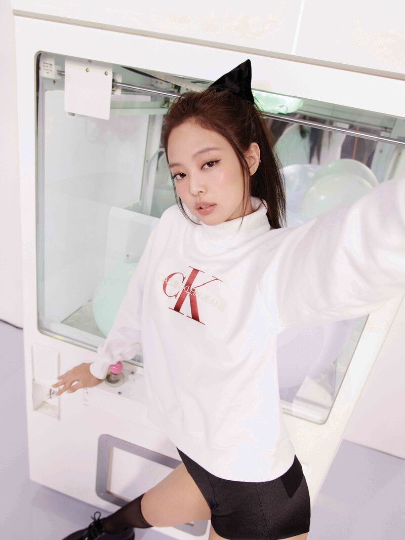 BLACKPINK Jennie for Dazed Korea 2021 Holiday Edition x Calvin Klein documents 12