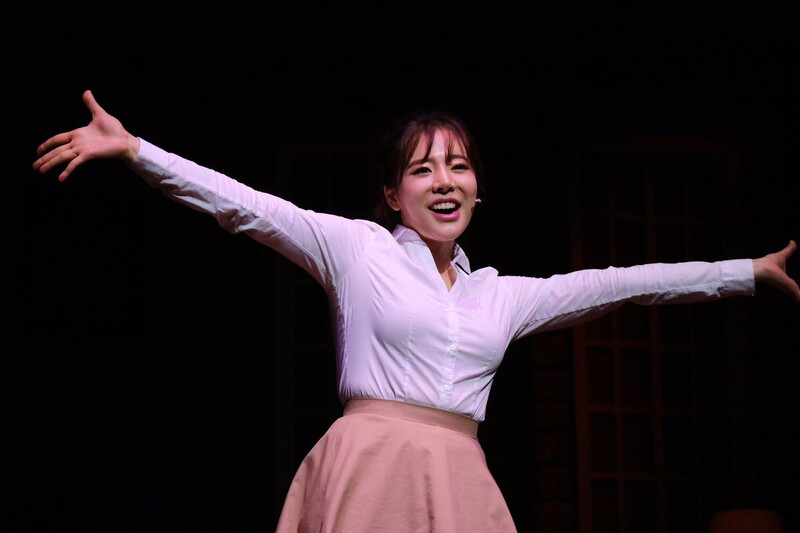 170211-12 Girls' Generation Sunny at Musical Caffeine documents 13