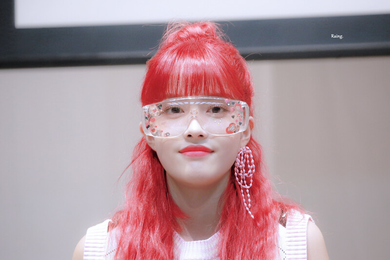 220807 STAYC Yoon at Apple Music Fansign documents 7