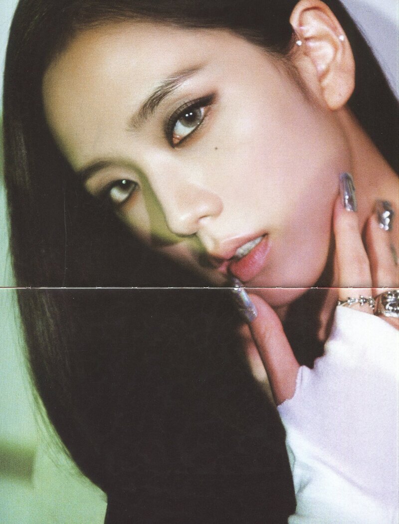 230924 (SCAN) Jisoo "ME" Photobook (SPECIAL EDITION) documents 30