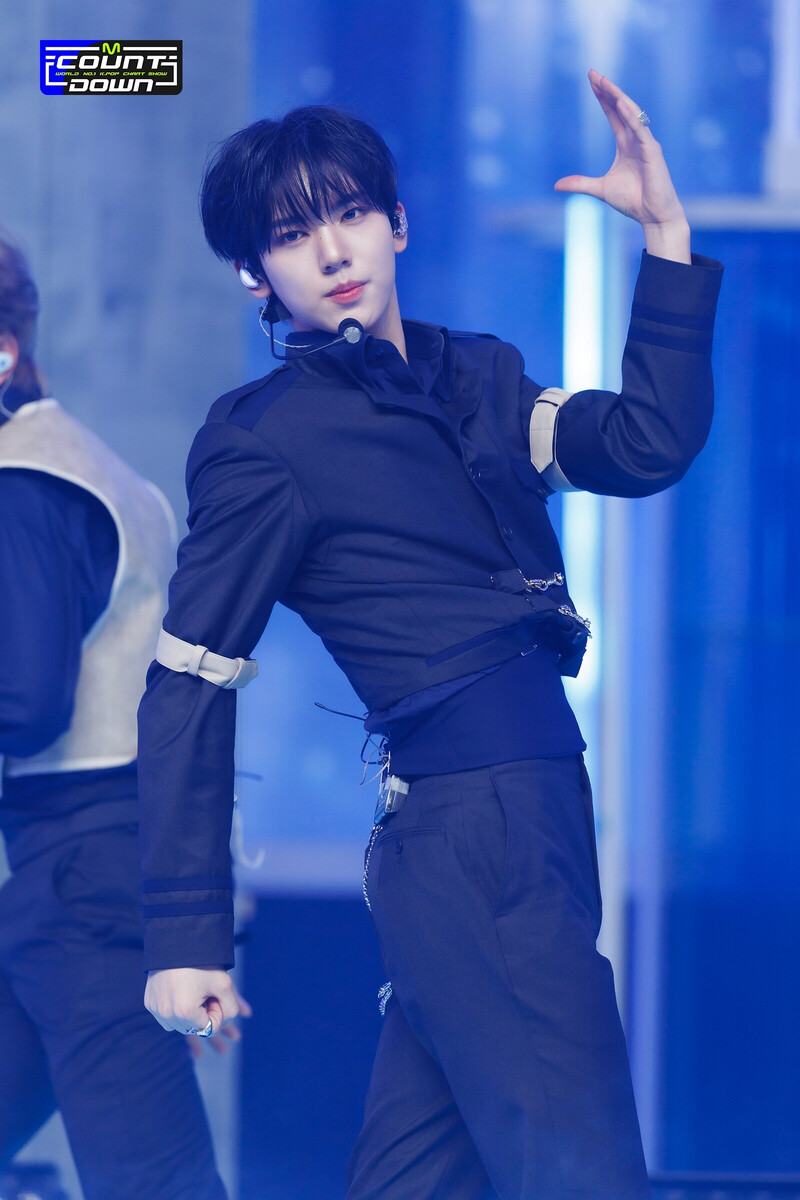 231109 ZEROBASEONE Yu Jin - "Crush" and "Melting Point" at M Countdown documents 3