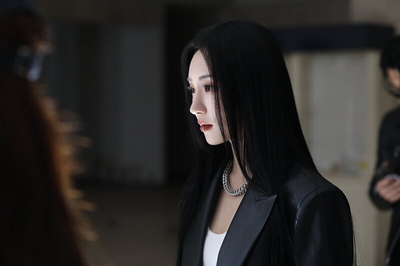 240117 Dreamcatcher Company Naver Post - 'OOTD' MV Behind documents 2