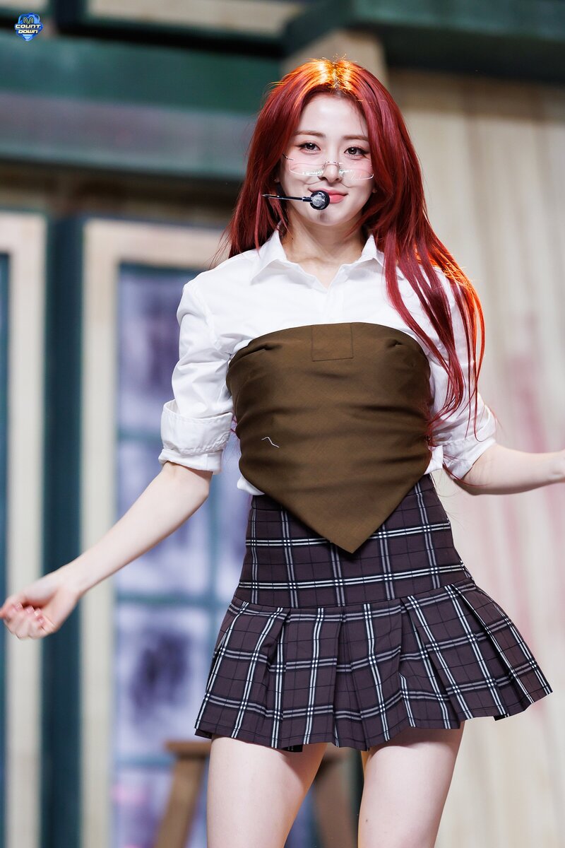240307 LE SSERAFIM Yunjin - 'EASY' and 'Smart' at M Countdown documents 4