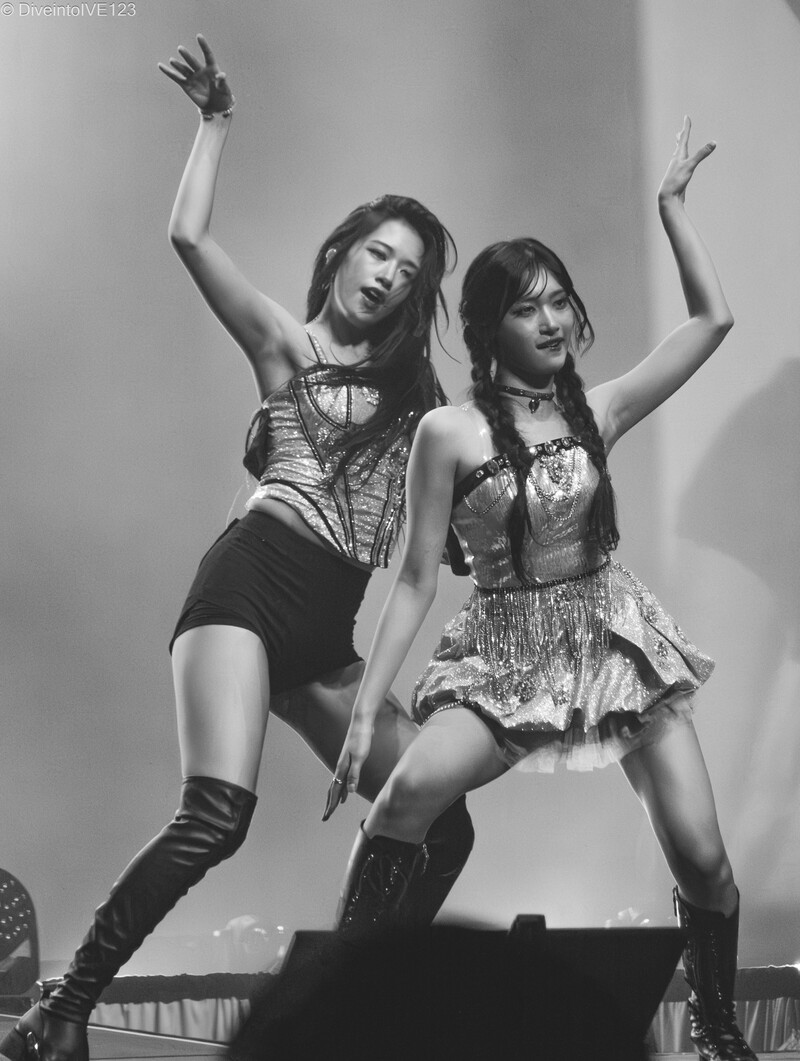 240623 IVE Yujin & Leeseo - 1st World Tour ‘Show What I Have’ in Mexico City documents 6