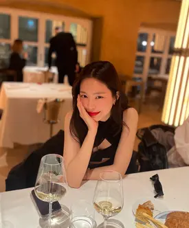 230306 Son Naeun Instagram Update