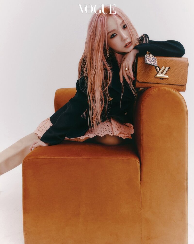 Taeyeon for Vogue Korea Magazine September 2021 Issue documents 7