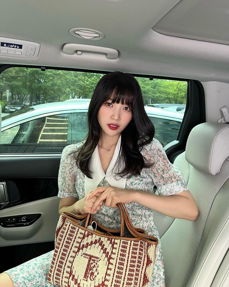 220608 Red Velvet Joy Instagram Update documents 2