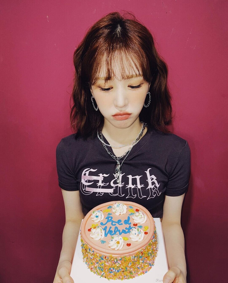 221110 RED VELVET Wendy Instagram Update documents 2