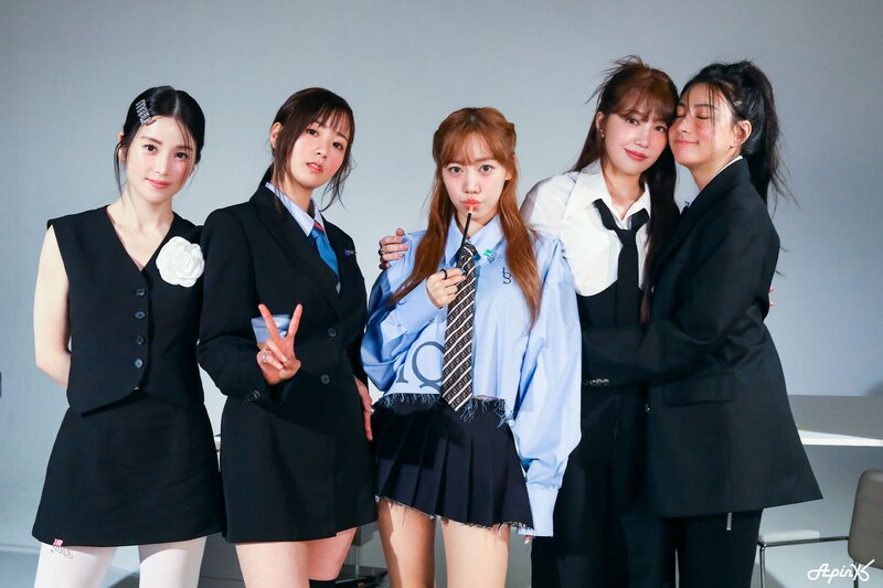 230424 IST Naver post - APINK 'Singles Magazine' April 2023 Issue behind documents 29