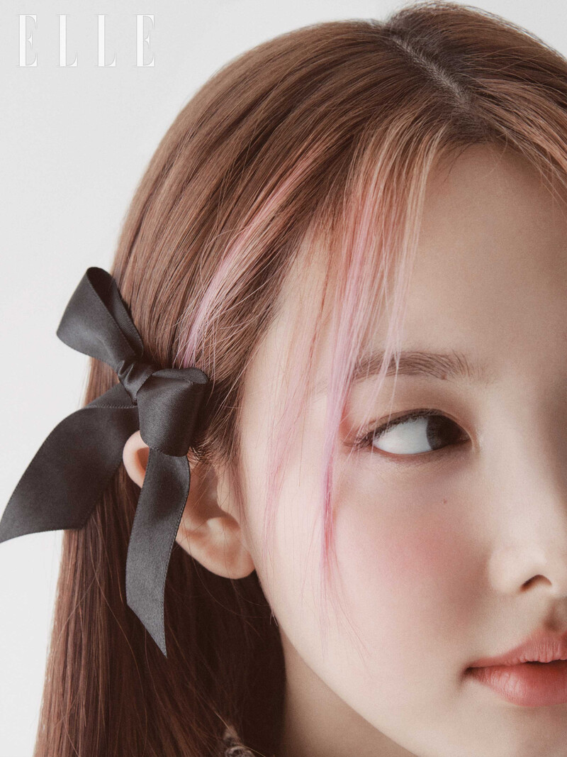 Nayeon for ELLE Korea Magazine October 2021 Issue documents 3