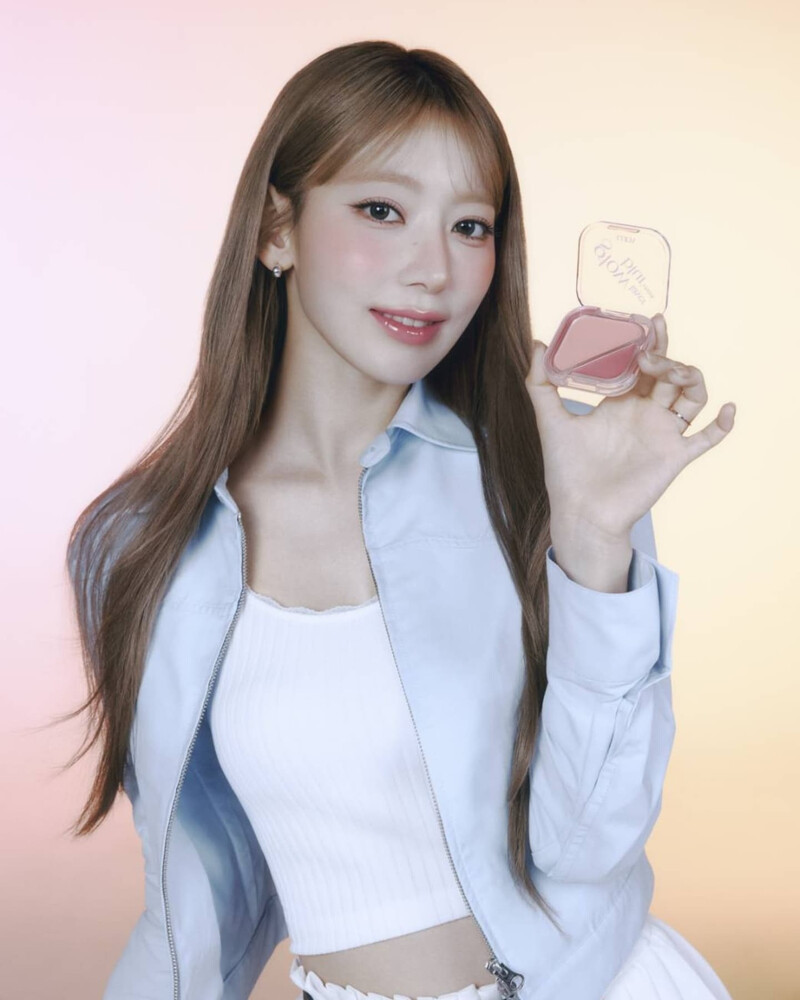 SAKURA x LUNA Makeup - Glow Layer documents 3