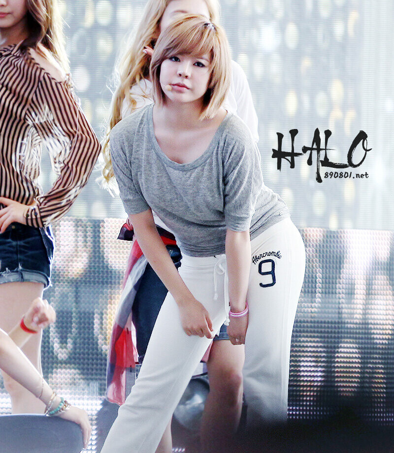 120825 Girls' Generation Sunny at China-Korea Music Festival documents 2