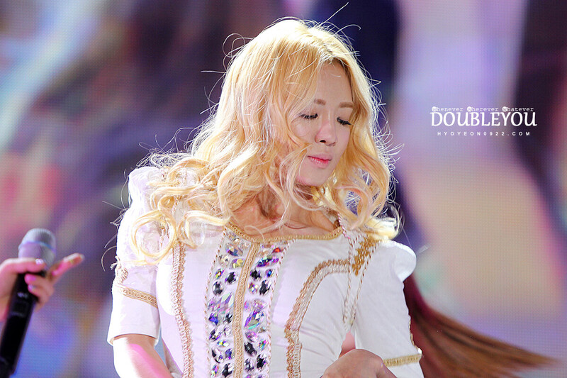 121007 Girls' Generation Hyoyeon at Gangnam Festival documents 12