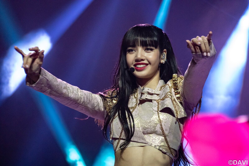 221030 BLACKPINK Lisa - 'BORN PINK' Concert in Houston Day 2 documents 5