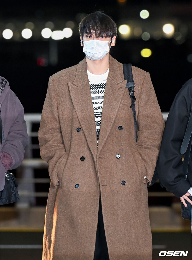 250103 TXT Huening Kai at Incheon Airport documents 1