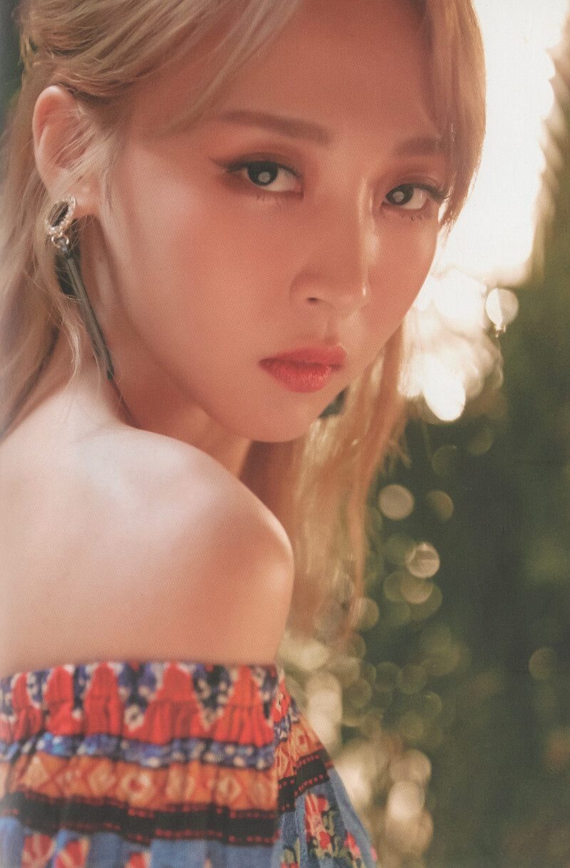 MAMAMOO 7th Mini Album 'Red Moon' [SCANS] documents 1