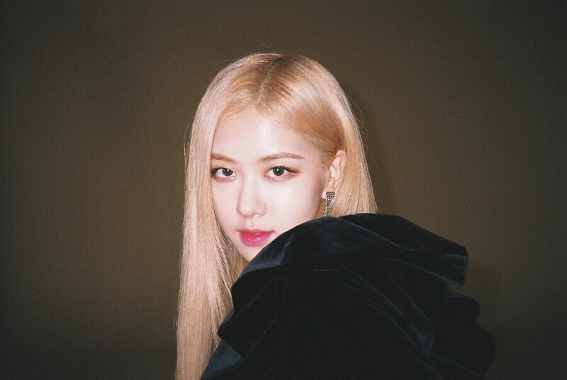 191123 ROSÉ Instagram Update documents 3