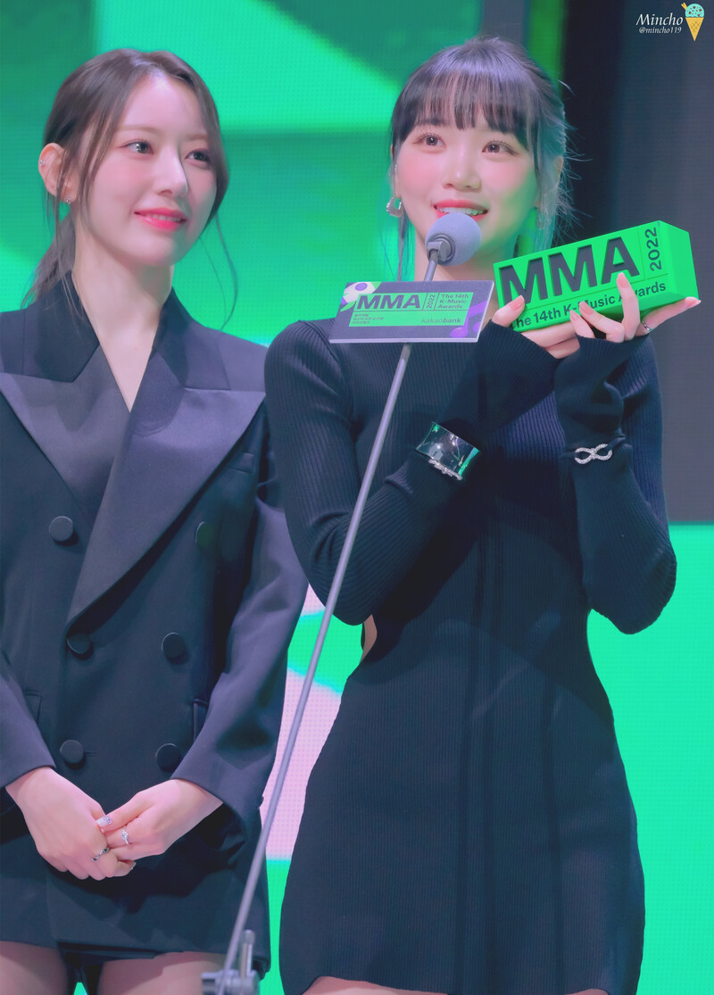 221126 LE SSERAFIM Chaewon at Melon Music Awards documents 4