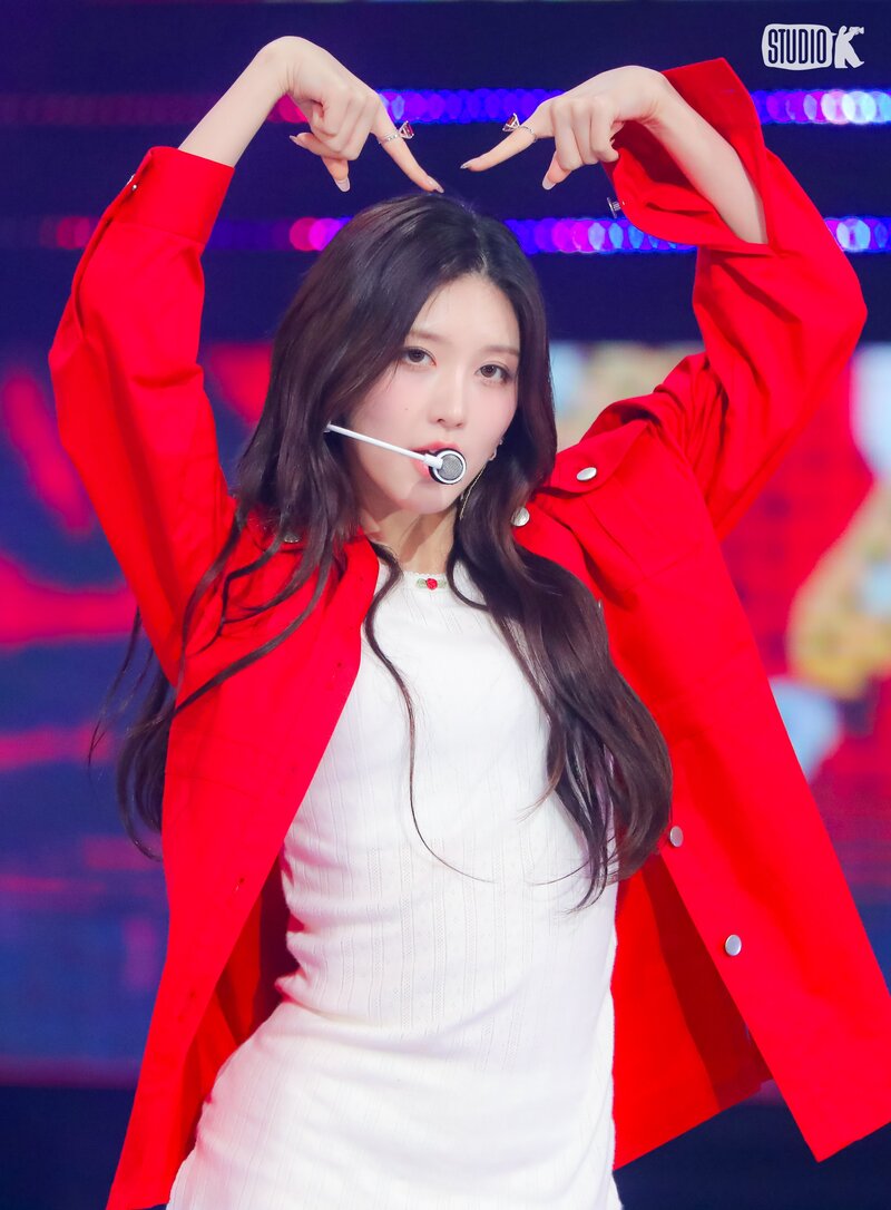 231013 IVE Gaeul - 'Off the Record' at Music Bank documents 2