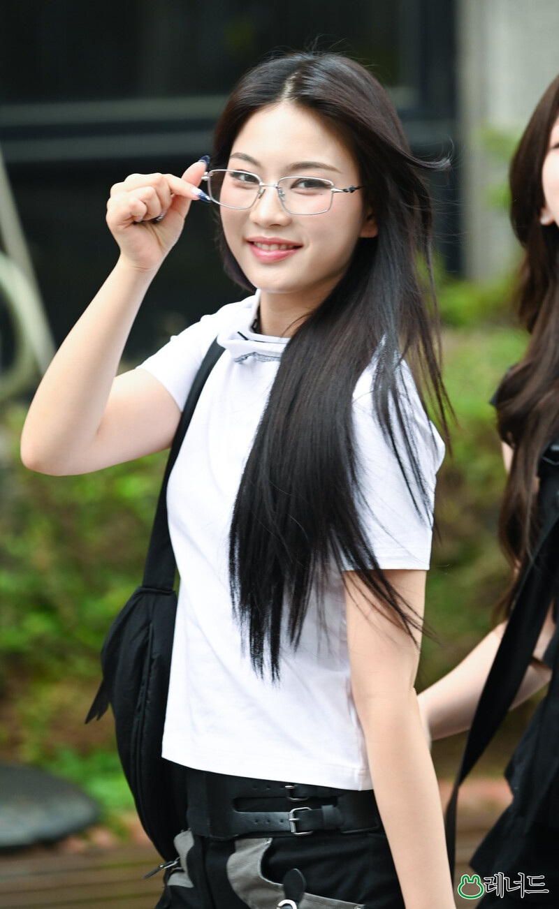 240719 STAYC Isa - Music Bank Commute documents 1
