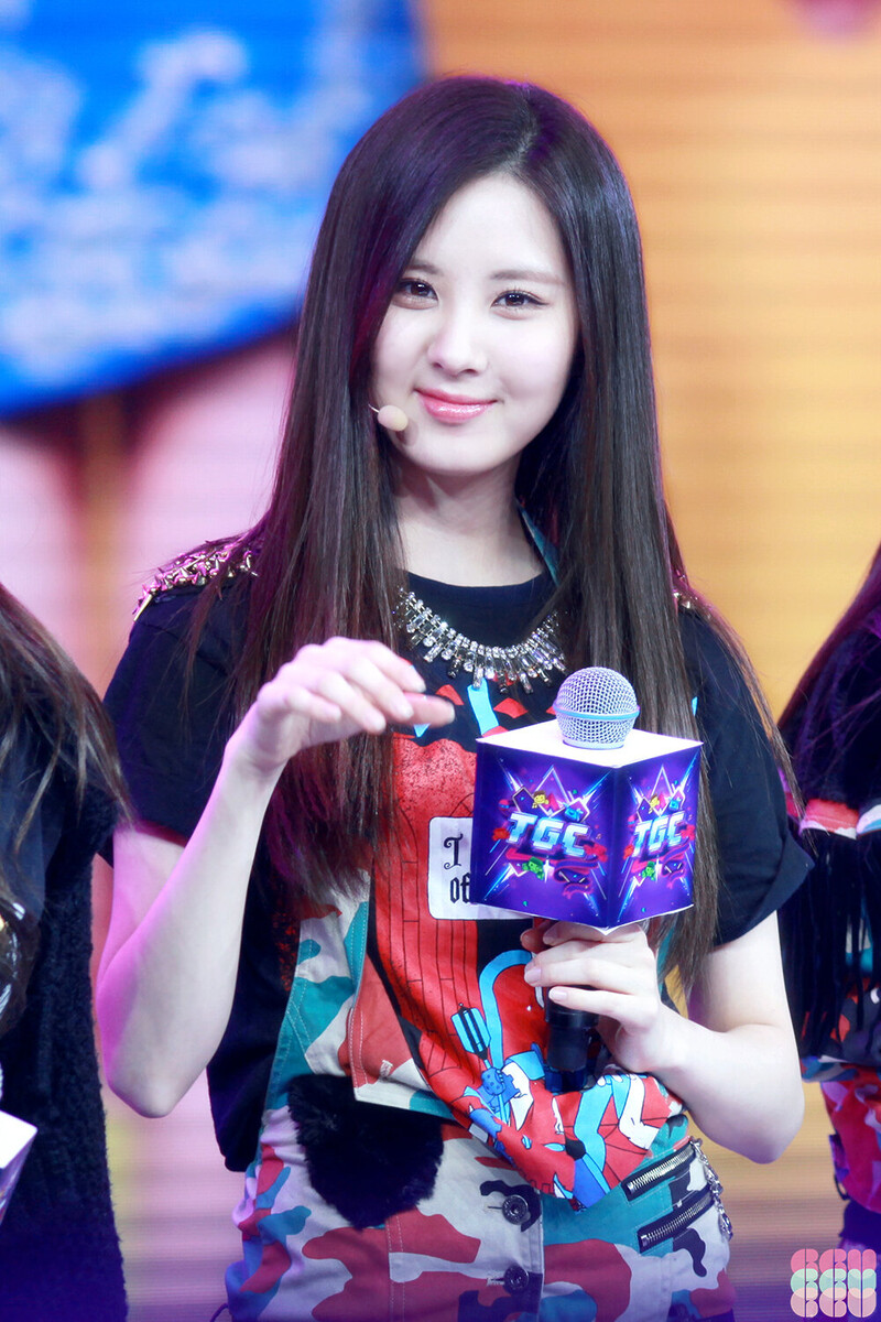 131130 Girls' Generation Seohyun at Blade&Soul Party documents 3