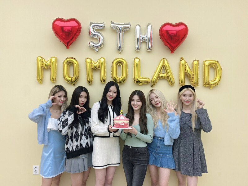 211110 MOMOLAND Twitter Update - 5th Anniversary documents 4