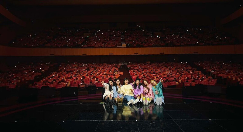 211231 Eunji instagram update with APINK - for 'Pink Eve' fanmeeting documents 2