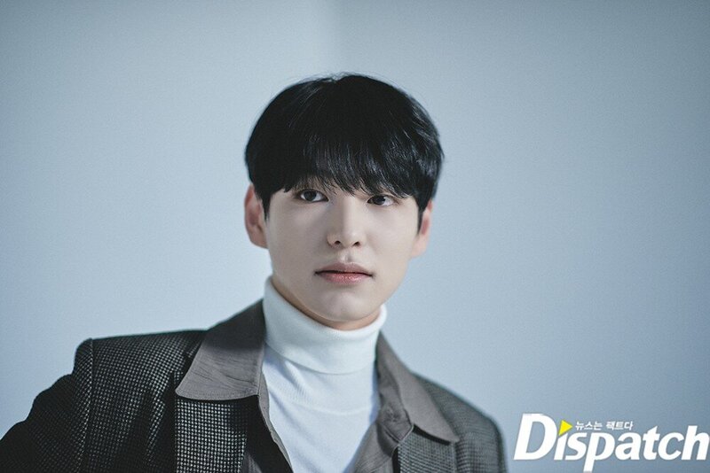 220118 CHAN- 'CHORONOGRAPH' Photoshoot by DISPATCH documents 4