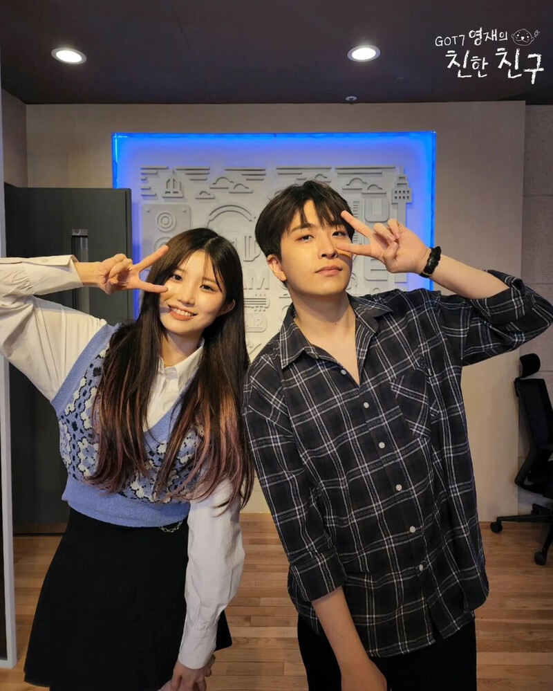 220501 Hayoung and Youngjae at MBC Radio documents 2