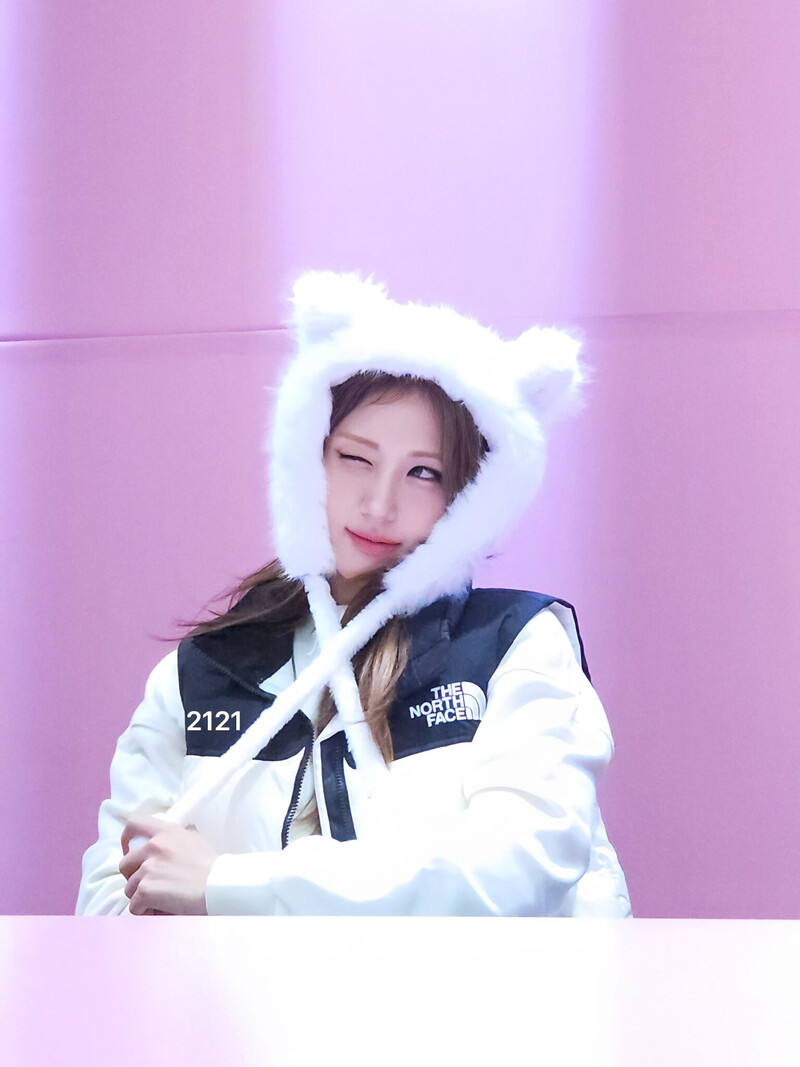 241109 Jeon Somi - The North Face Daejeon Bank Branch Fan Signing Event documents 3