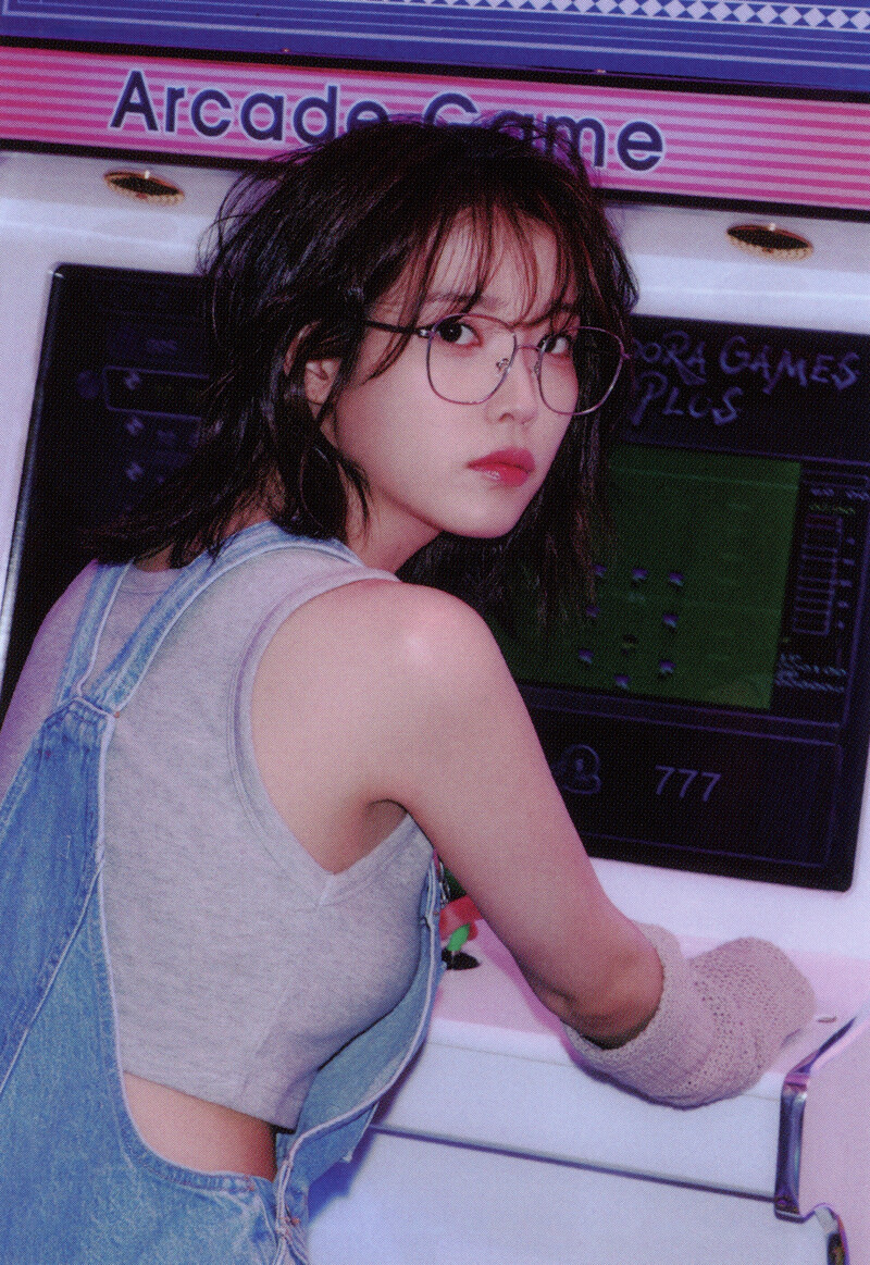 IU - 7th Official Fanclub Kit "UAENA" (Scans) documents 4