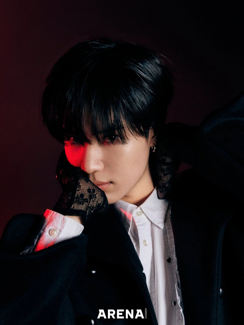 TAEMIN for Arena Homme + 2021 January Issue documents 4