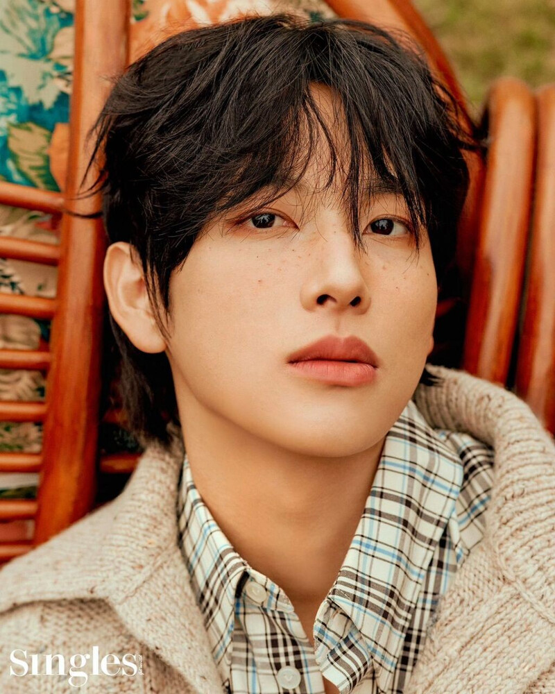 YIm Siwan for Singles Korea November 2024 Issue documents 3