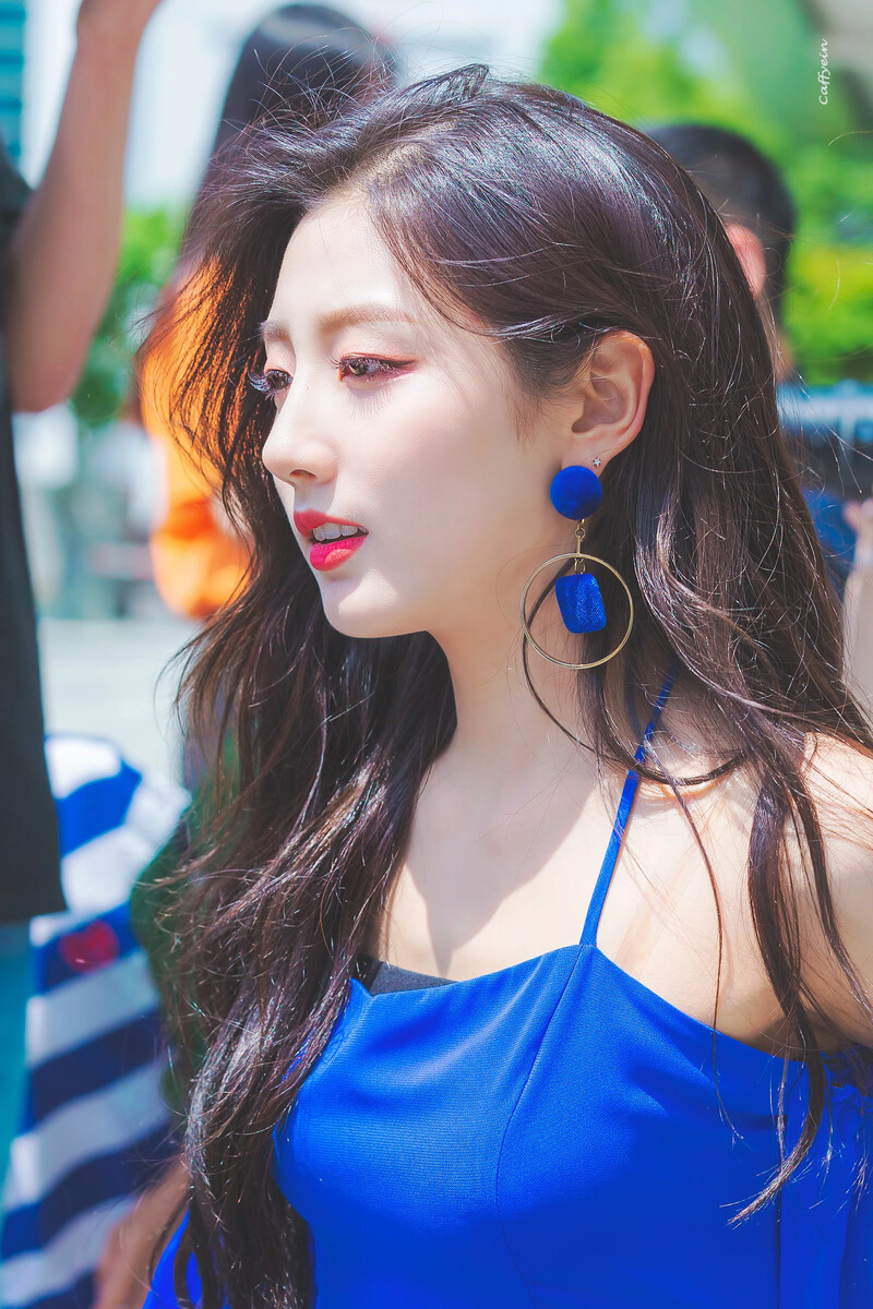 190604 Lovelyz Yein documents 1