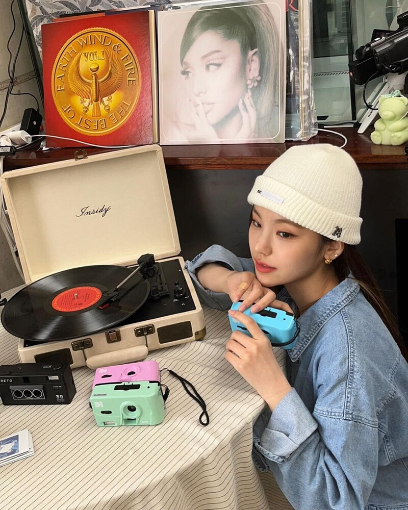 220605 Yeji Instagram Update (ITZY) documents 4