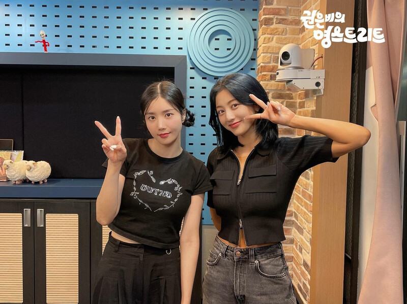 230822 - SBS Youngstreet Instagram Update with JIHYO n EUNBI documents 2