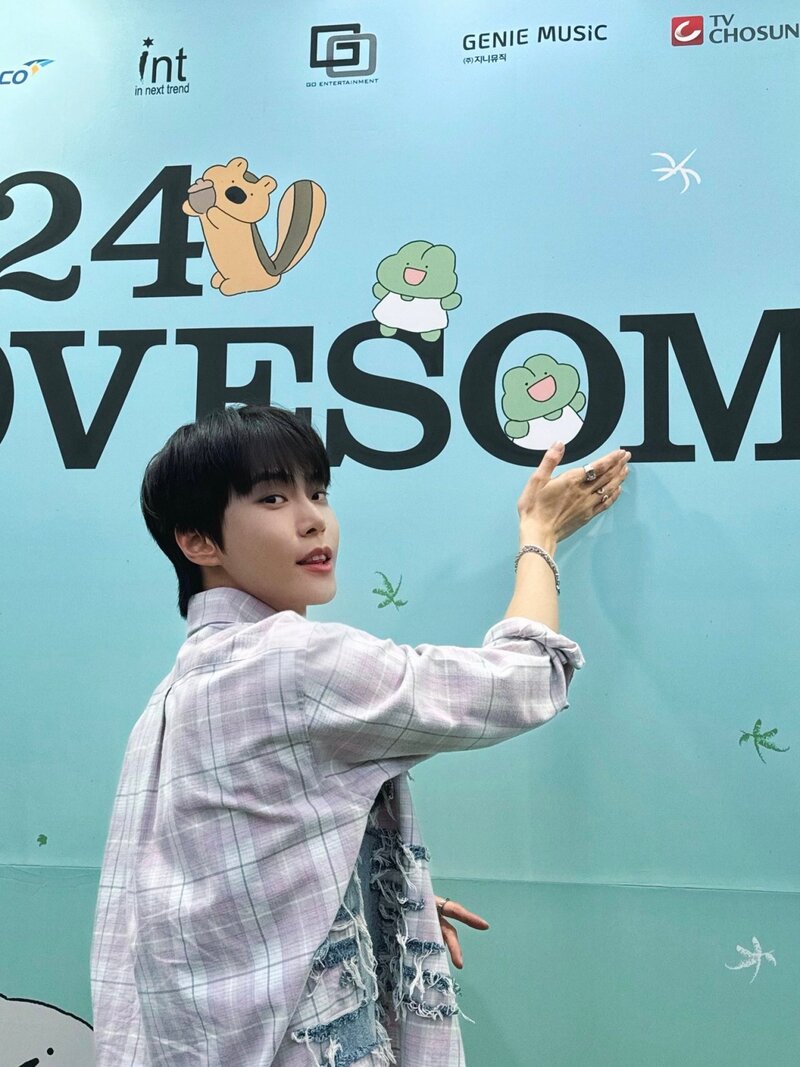 240428 NCTsmtown Twitter Update with Doyoung documents 2