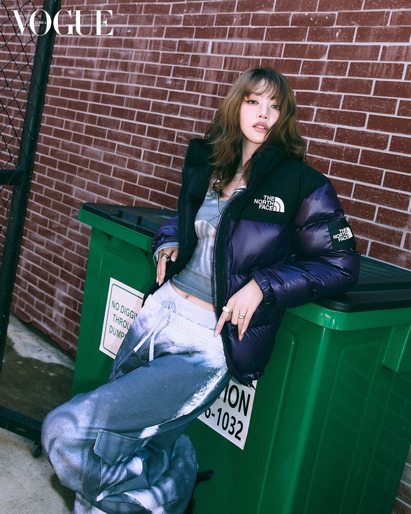 MINNIE x The North Face for Vogue Korea documents 4