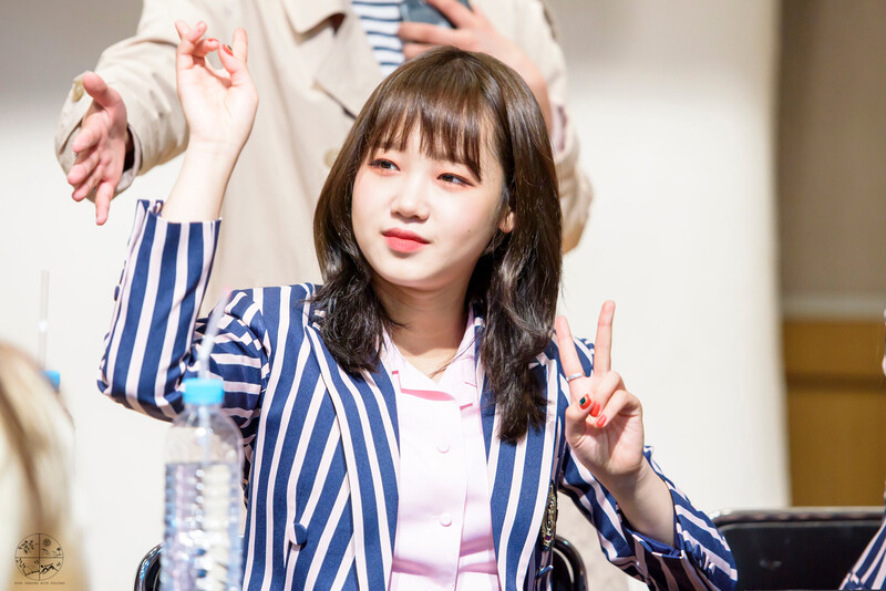 180401 Weki Meki Yoojung at Songpa & Jungu 'Lucky' Fansigns documents 2