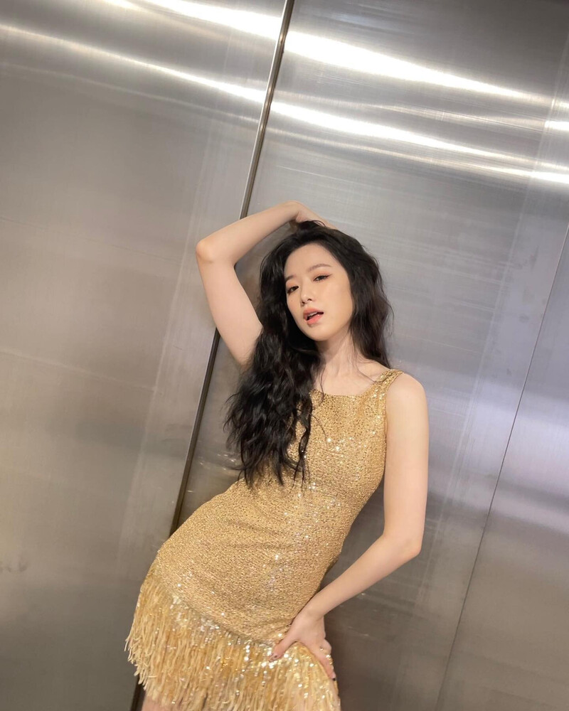 220407 (G)I-DLE Shuhua Instagram Update documents 3