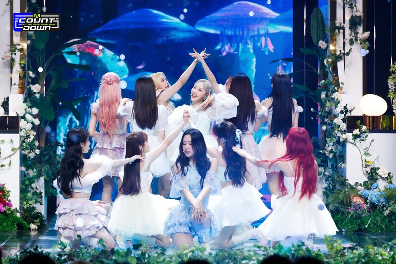 220623 LOONA - 'Flip That' at M Countdown documents 6