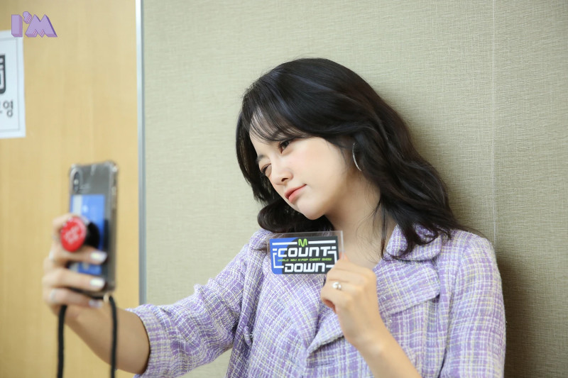 210430 Jellyfish Naver Post - Sejeong 'Warning' Music Show Behind documents 5