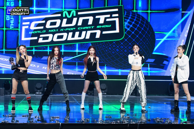 211014 ITZY - No. 1 Encore Stage at M Countdown documents 4