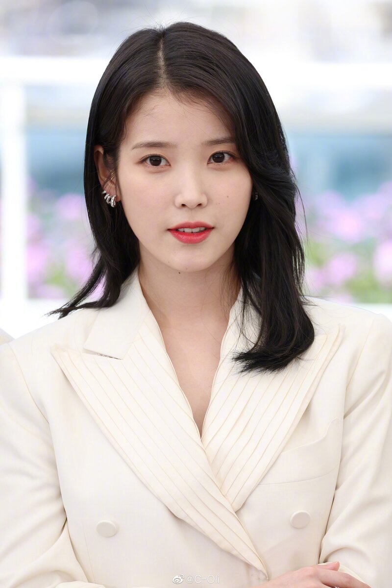 220527 IU - 'THE BROKER' Photocall Event at 75th CANNES Film Festival documents 16