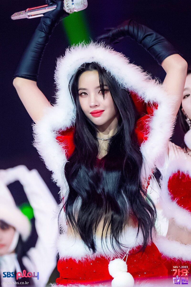 231225 (G)I-DLE SOYEON - SBS GAYO DAEJEON 2023 documents 7