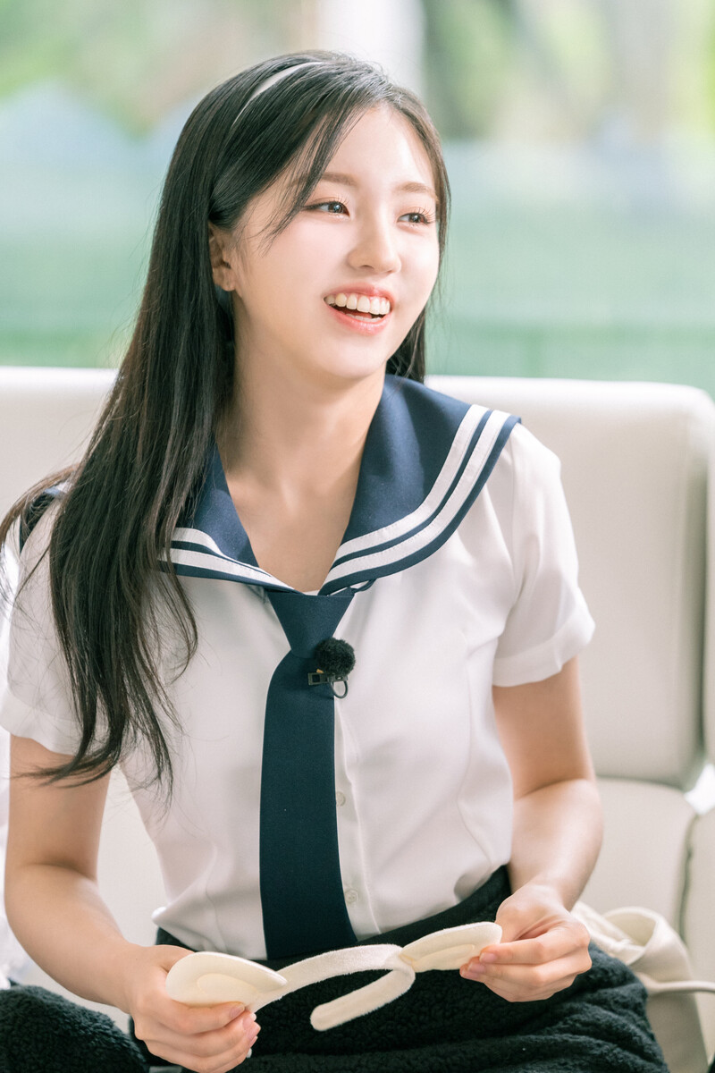 240621 WAKEONE Naver Post - Kep1er Yeseo 'Kep1er's VOYA9E' Behind documents 1