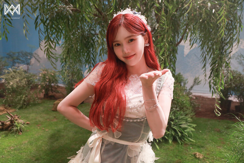 240902 WM Entertainment Naver Post with OH MY GIRL Hyojung - "Classified" MV Behind the Scenes documents 5