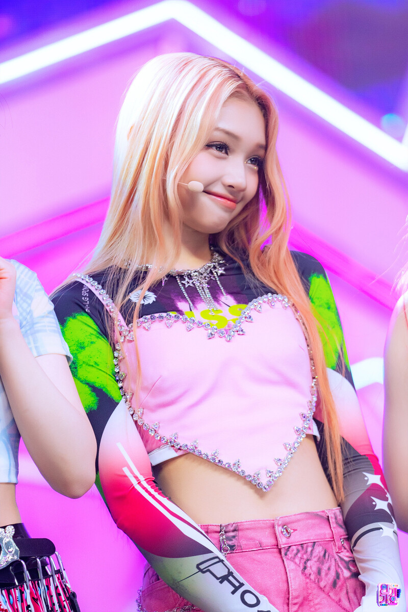 240331 UNIS Gehlee - 'SUPERWOMAN' at Inkigayo documents 1