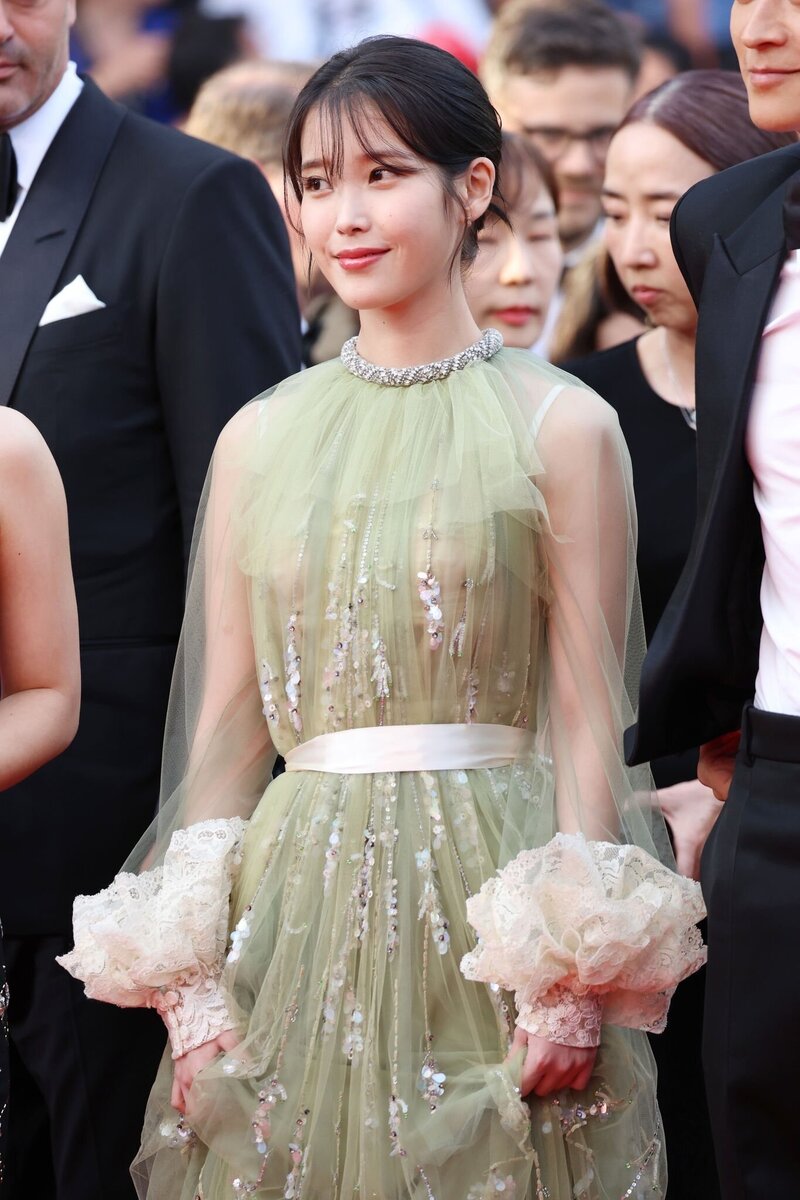 220528 IU - 75th Cannes Film Festival Closing and Awards Ceremony Red Carpet documents 6